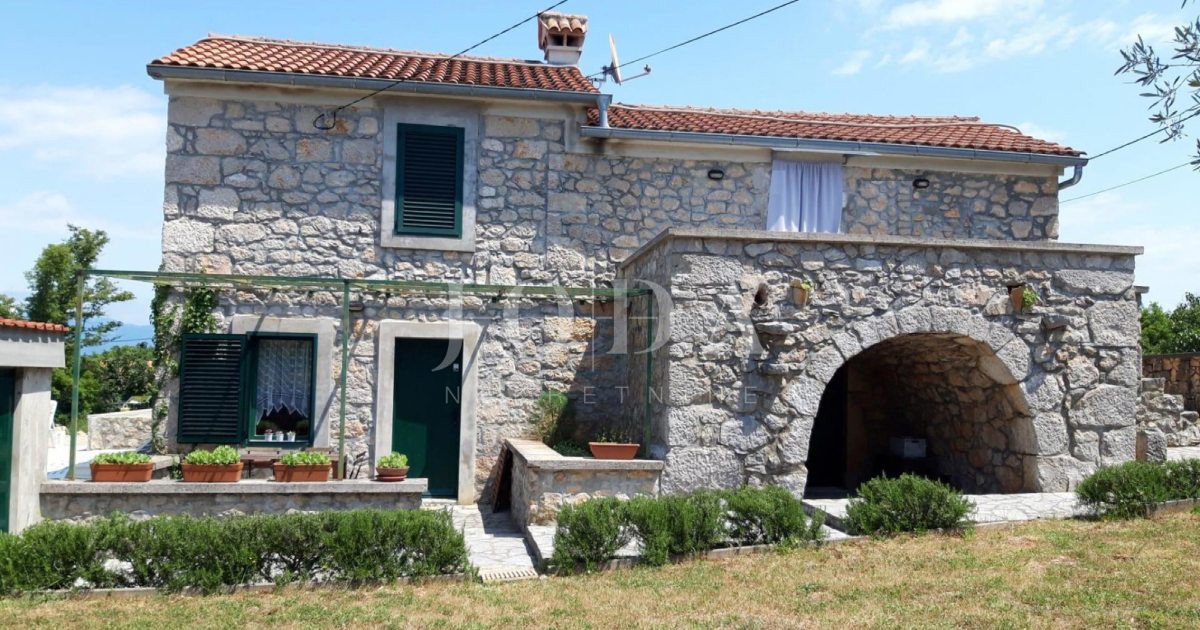 Top oglasi za nekretnine: Kamena kuća s bazenom na otoku Krku