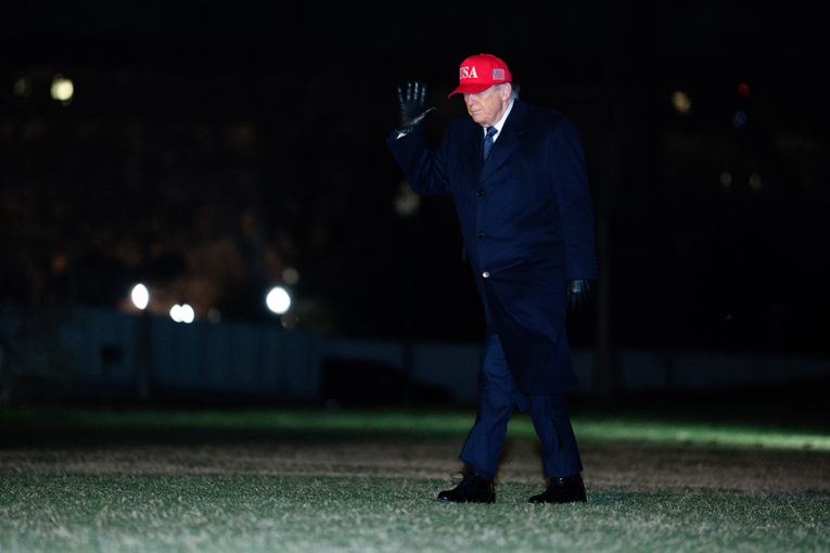 Bivši šef CIA-e: Iran drži pištolj uperen u glavu Amerike. Trump juri u krvavu zamku