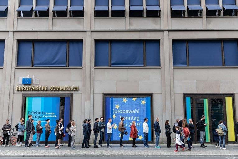 Europska komisija odobrila program zaštite dužnika, moći će dobiti novčanu pomoć
