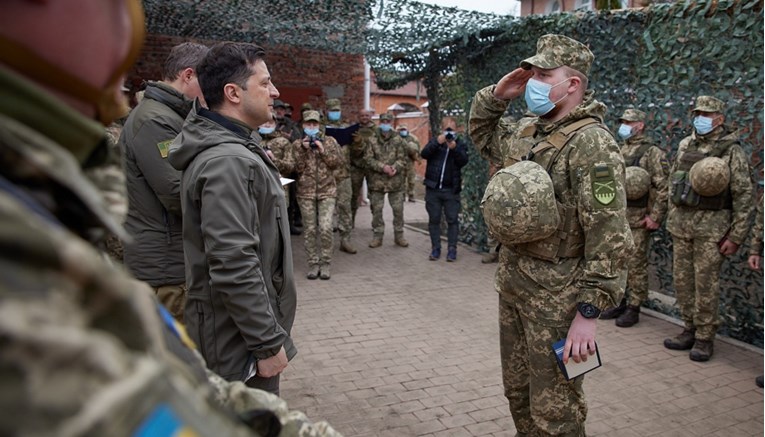 Zelenskij posjetio ratište na istoku Ukrajine, Merkel traži da se Rusija povuče