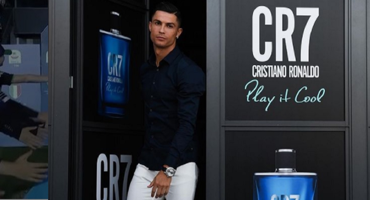 Ronaldo je ugledao dječaka pred trening-centrom Uniteda. Zaustavio se i oduševio ga