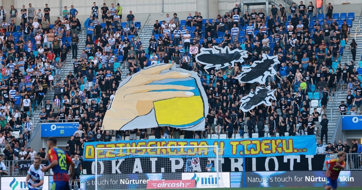 Navijači Osijeka posebnom koreografijom poslali poruku Upravi kluba