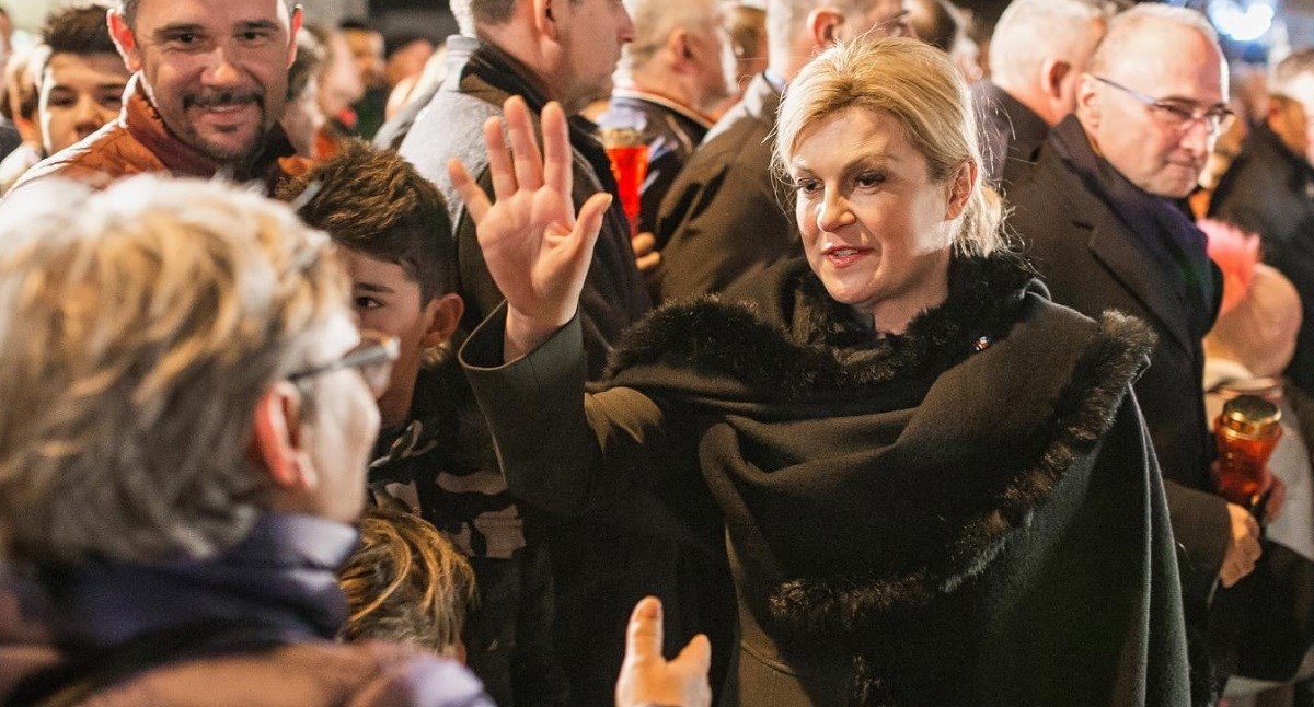 Kako je Kolinda bez ijedne riječi iskoristila dan pada Vukovara za samoreklamu