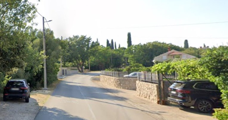 Motociklist naletio na psa u Čilipima. On je teško ozlijeđen, pas je uginuo