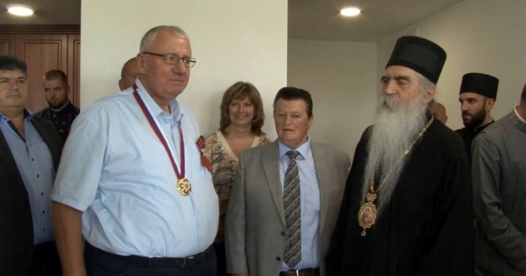 Srpska pravoslavna crkva odlikovala ratnog zločinca Šešelja