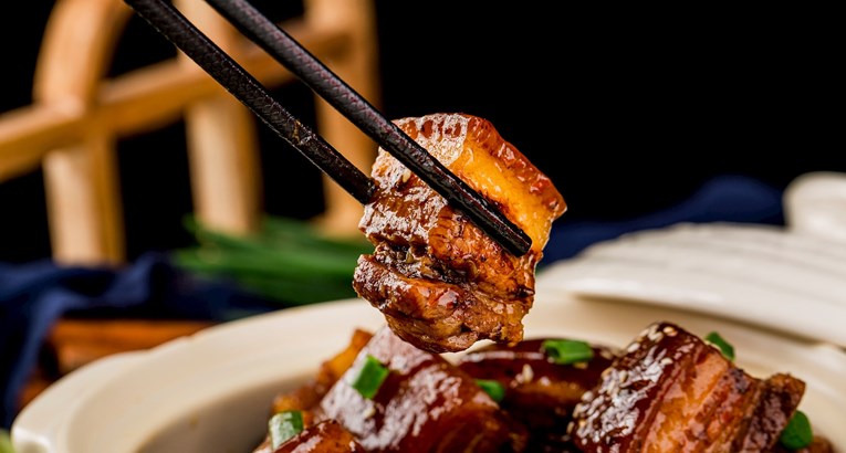 Carsko meso, jeftin i zapostavljen komad mesa koji Kinezi ovako pripremljen tamane