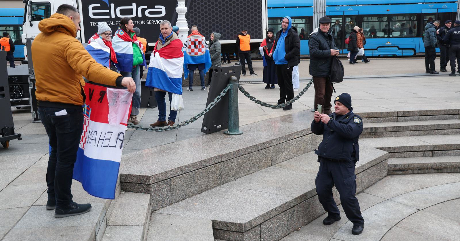 UŽIVO Doček rukometaša: Prvi navijači stigli na Trg bana Jelačića