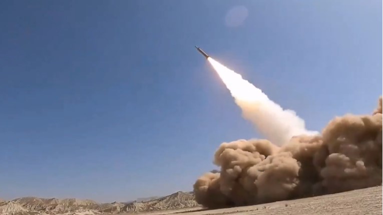 VIDEO Iran predstavio novu balističku raketu. "Američke baze su naše mete"