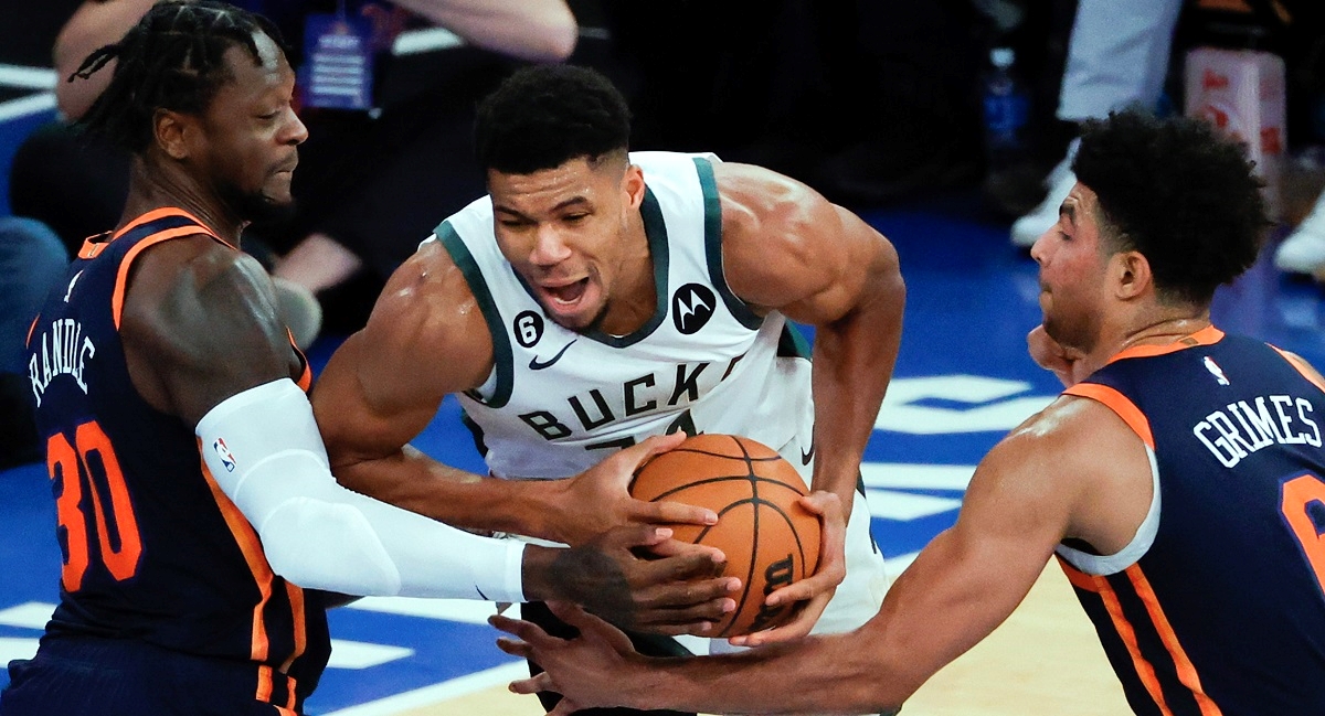 Antetokounmpo operirao koljeno