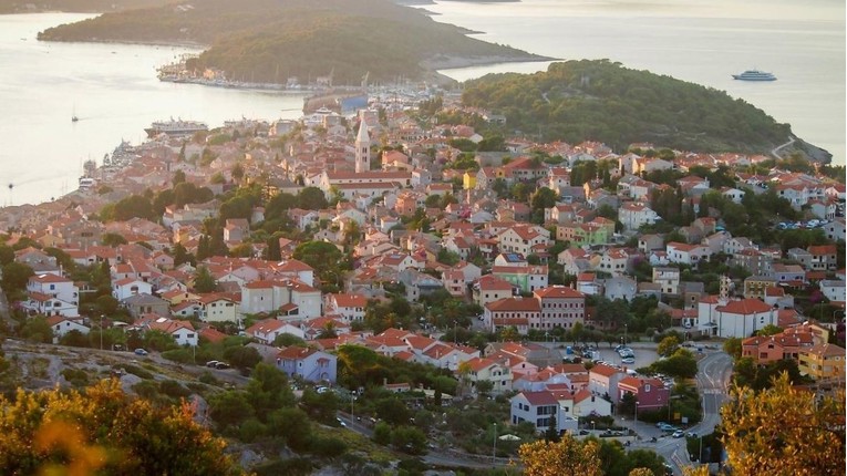 Lošinj je u osam mjeseci ostvario gotovo 60 posto lanjskih noćenja