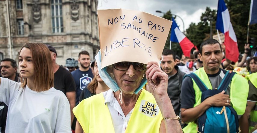 Francuski predsjednik o prosvjedima antivaksera: Oni su izgubili razum