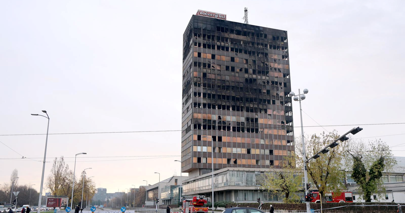 Stigle ponude za rušenje Vjesnika. Opcije su miniranje, "leteći bager"...