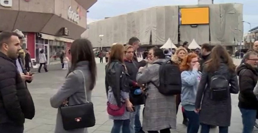 VIDEO Novinar u BiH pisao o silovanju, priveli ga. Održan prosvjed protiv policije