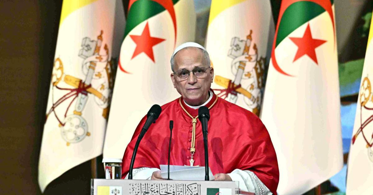 Papa u Alžiru pozvao vlasti da promiču "slobodno" civilno društvo