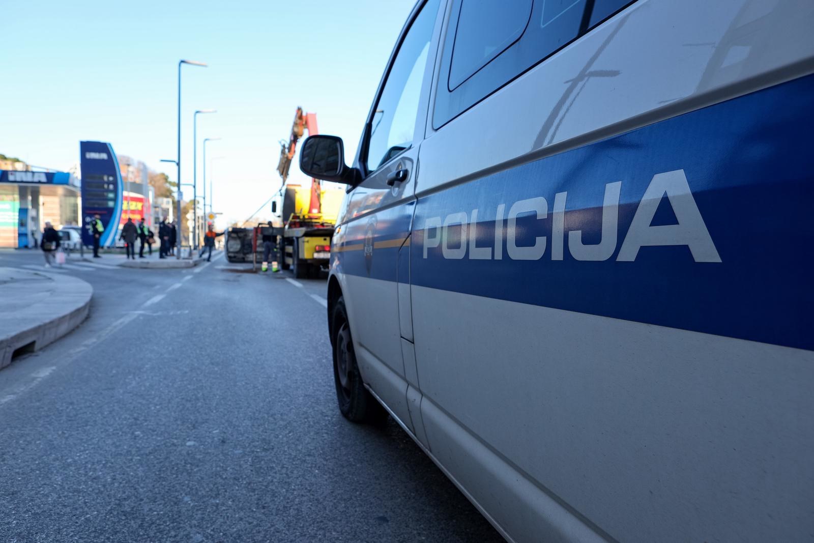 Potpuno pijan (67) izazvao nesreću u Zadru pa vrijeđao policajce. Teško je ozlijeđen