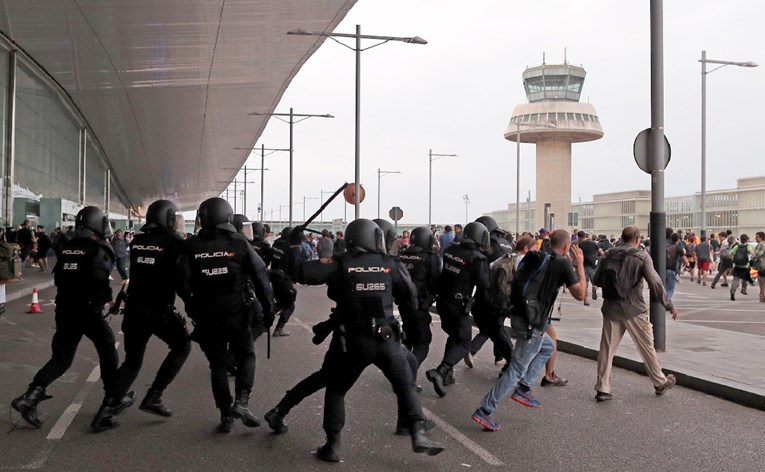 Zbog prosvjeda u Barceloni otkazano 45 letova