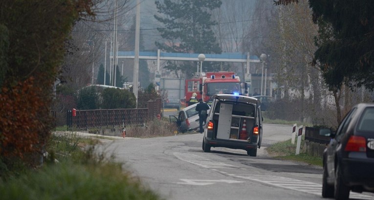 Pješak (61) kod Krapine gurao bicikl, na njega naletio auto i usmrtio ga