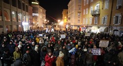 VIDEO Prosvjed u Rijeci zbog napada na Platku, ljudi izviždali Božinovića