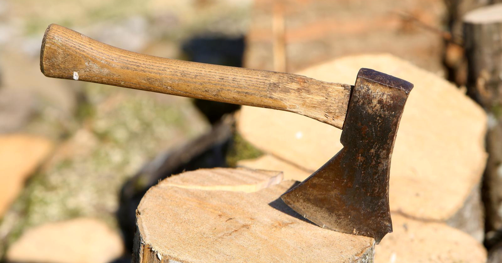 Muškarca u Međimurju napao sjekirom. Teško ga je ozlijedio