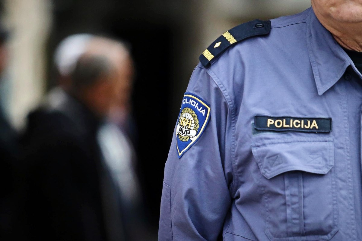 Muškarac koji je izbo policajca u Splitu prijavljen za pokušaj teškog ubojstva
