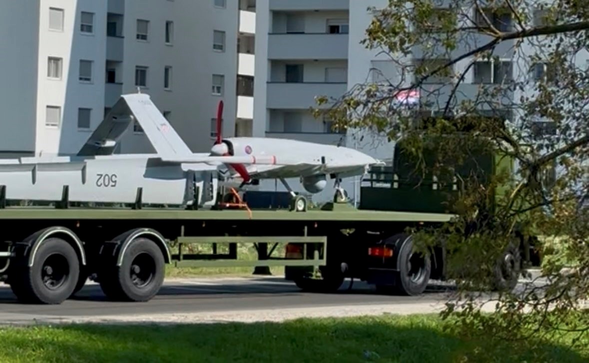 VIDEO Ovo je prvi hrvatski dron Bayraktar, dovoze ga na mimohod