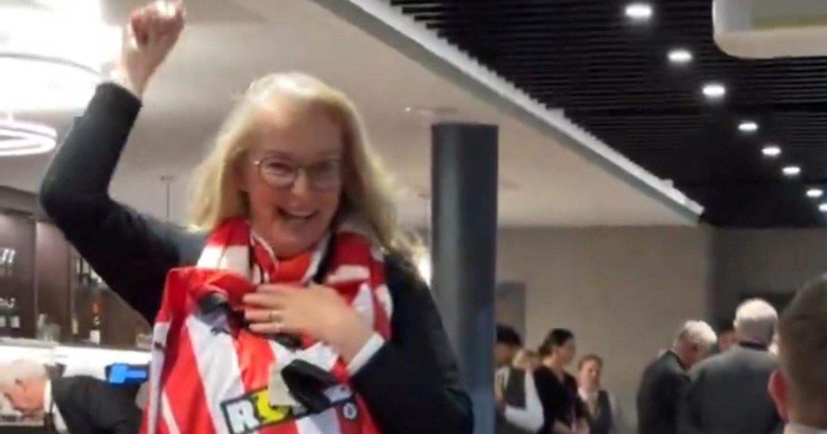 VIDEO Žena je pogodila da će Southampton izgubiti 5:0. Klub ju je nagradio dresom