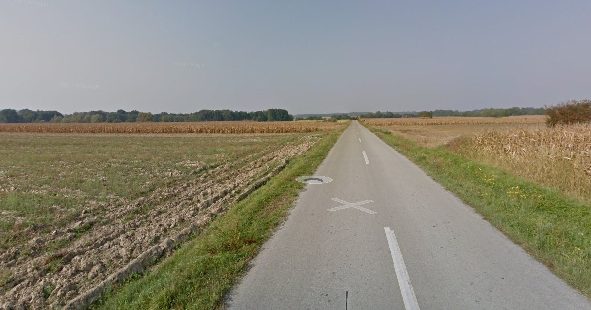 Nesreća kod Požege: Auto sletio u kanal, jedna osoba ozlijeđena