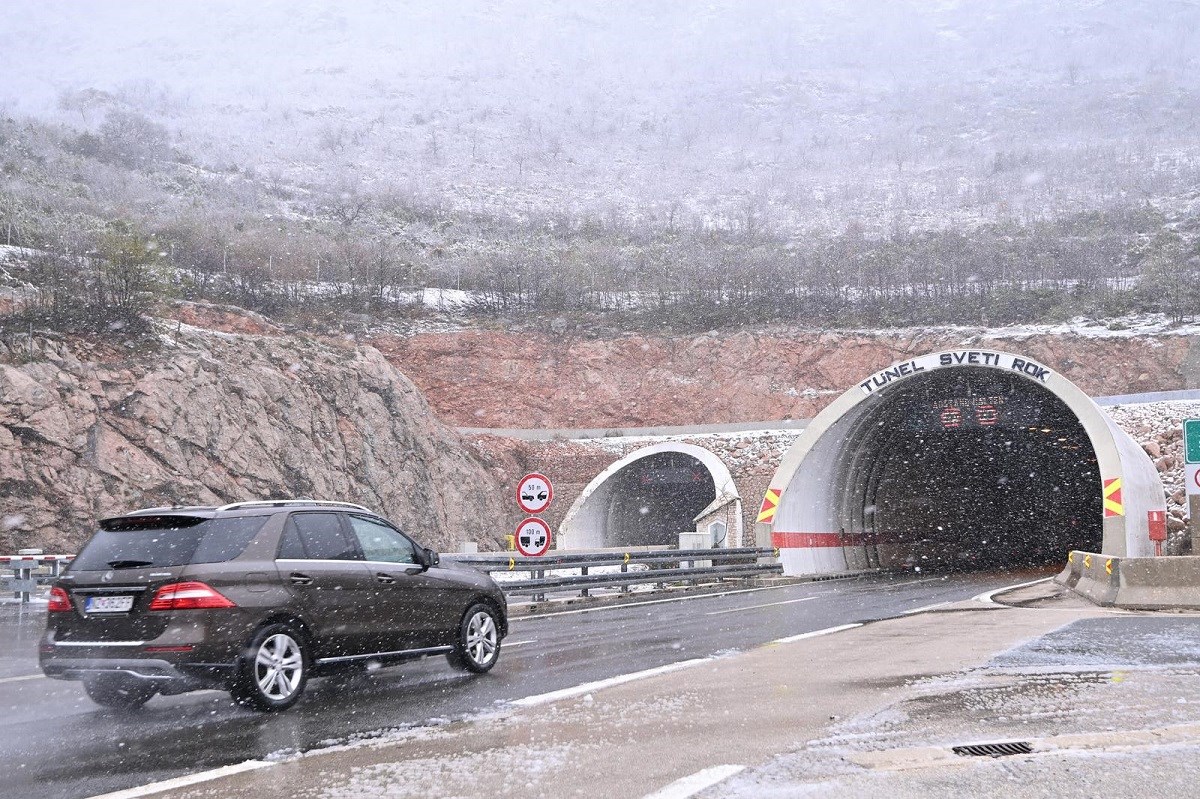 Danas u dijelovima zemlje moguć snijeg. Zbog vjetra zatvoren dio autoceste A1