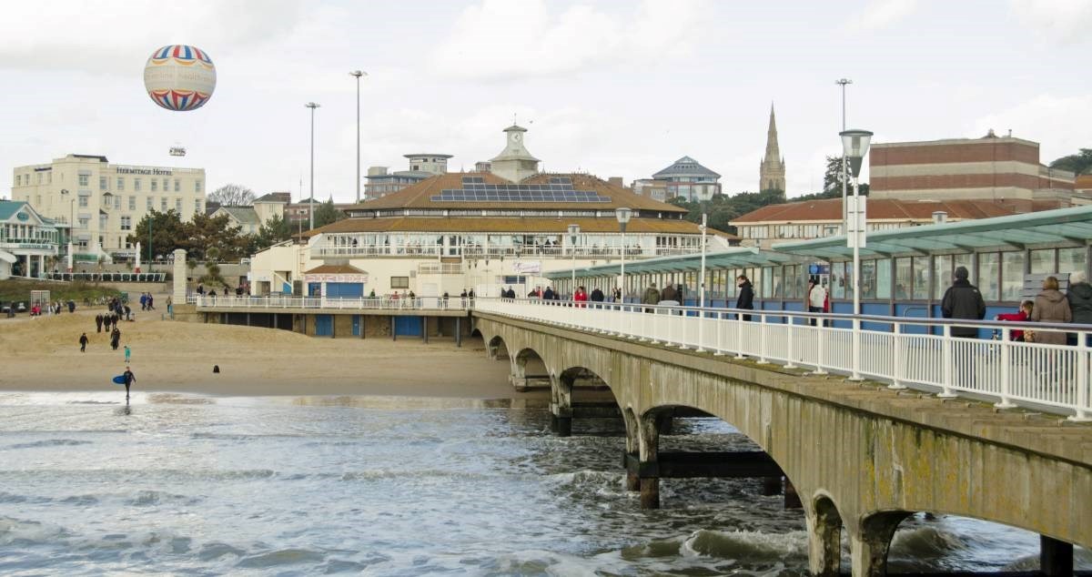 Britanka (47) ukrala 15.000 funti ušteđevine autističnom sinu, sve potrošila na sebe