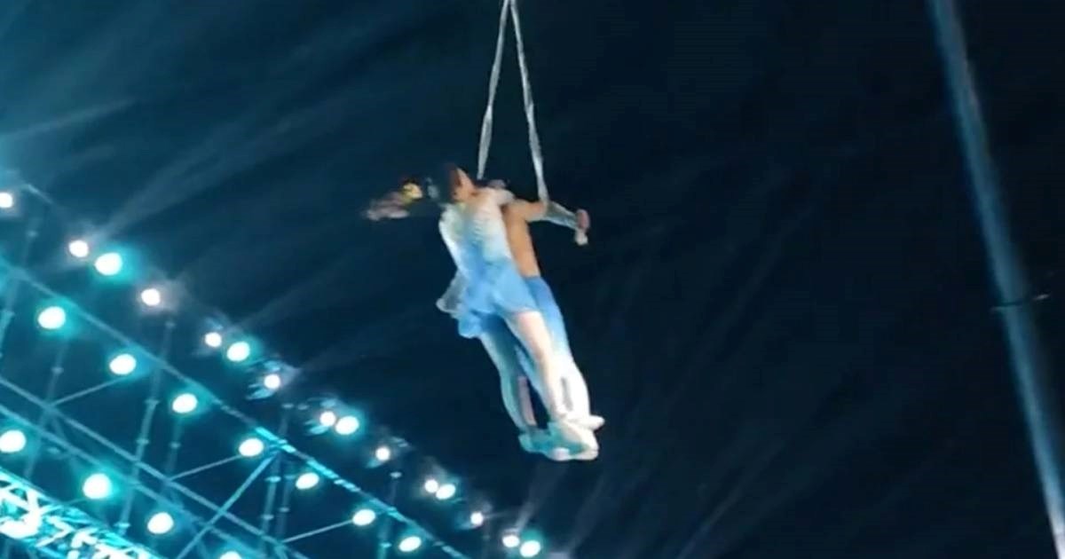 Akrobatkinja u Kini pala tijekom nastupa, muž ju nije uspio dohvatiti
