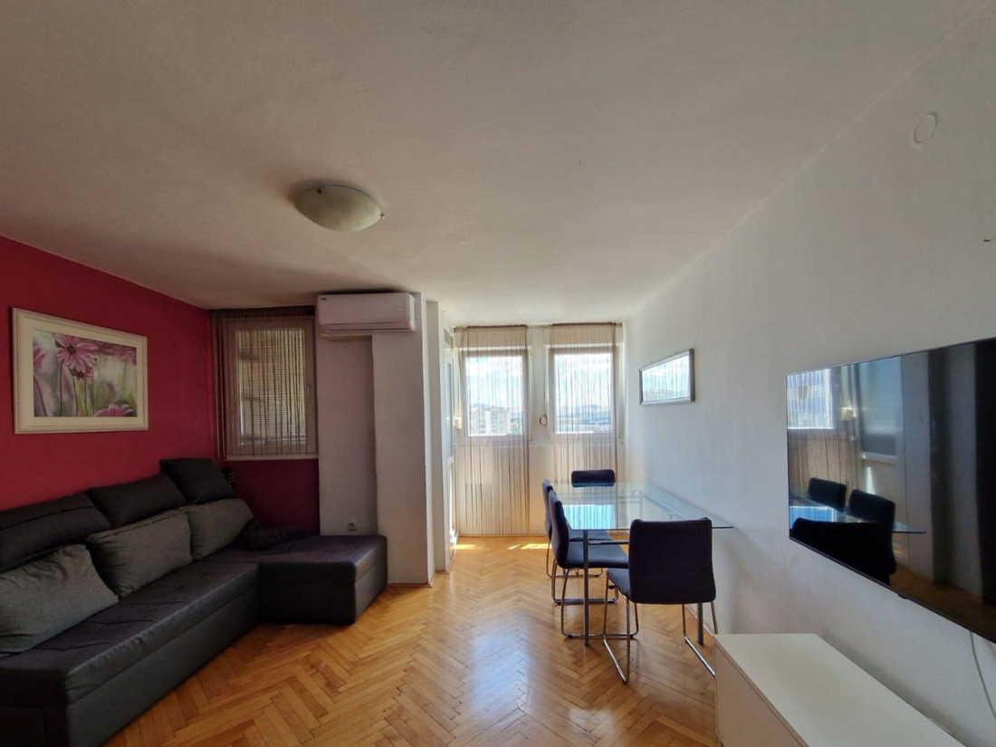 Prodaje se trosoban stan u Šibeniku s pogledom na more, pogledajte cijenu