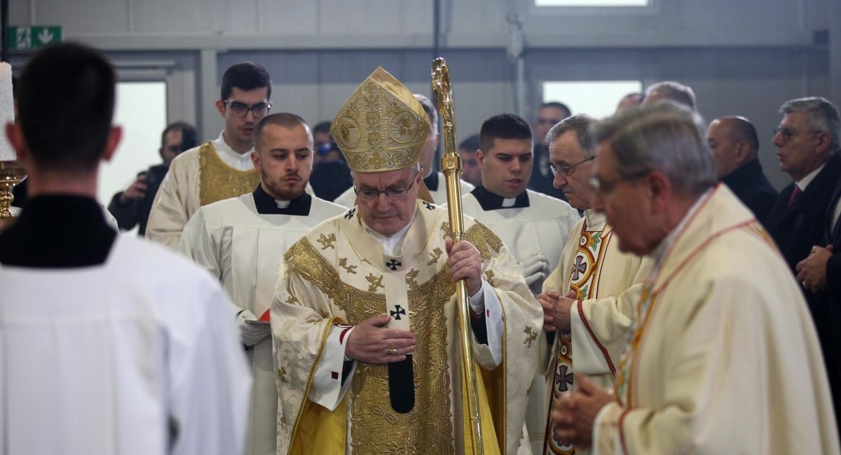 Bozanić: Pomozimo Ukrajini koja krvari, mi znamo kako im je