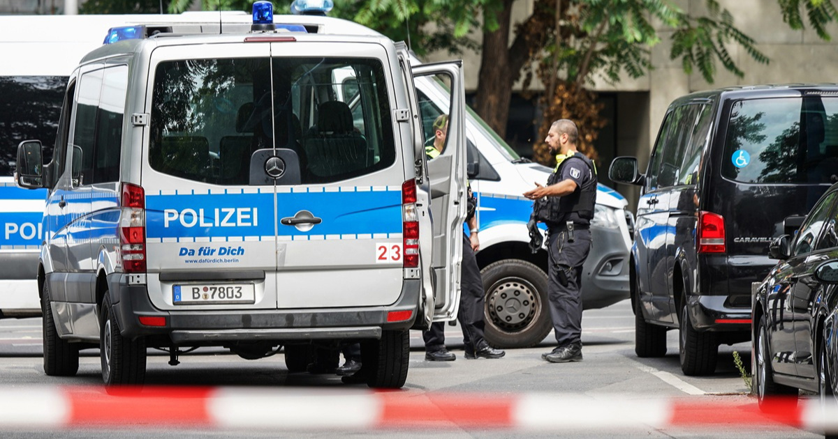 Tinejdžer (15) ubijen nožem u Njemačkoj. Policija traži dvojicu muškaraca