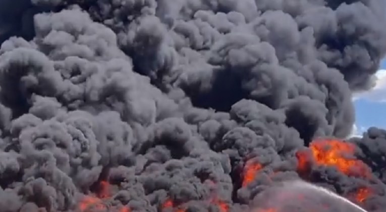 VIDEO Gori tvornica za recikliranje plastike u Novom Meksiku