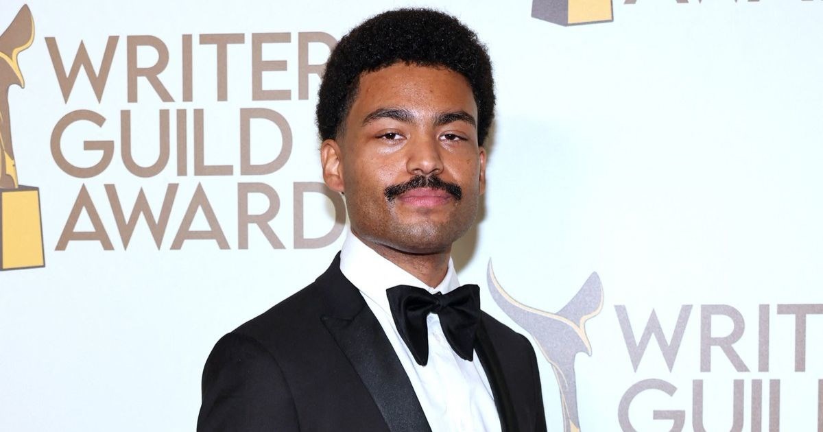 Scenarist serije The Bear priveden u vlaku zbog načina na koji je sjedio