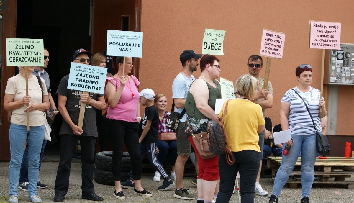 Roditelji u Novom Marofu prosvjedovali zbog cjelodnevne nastave