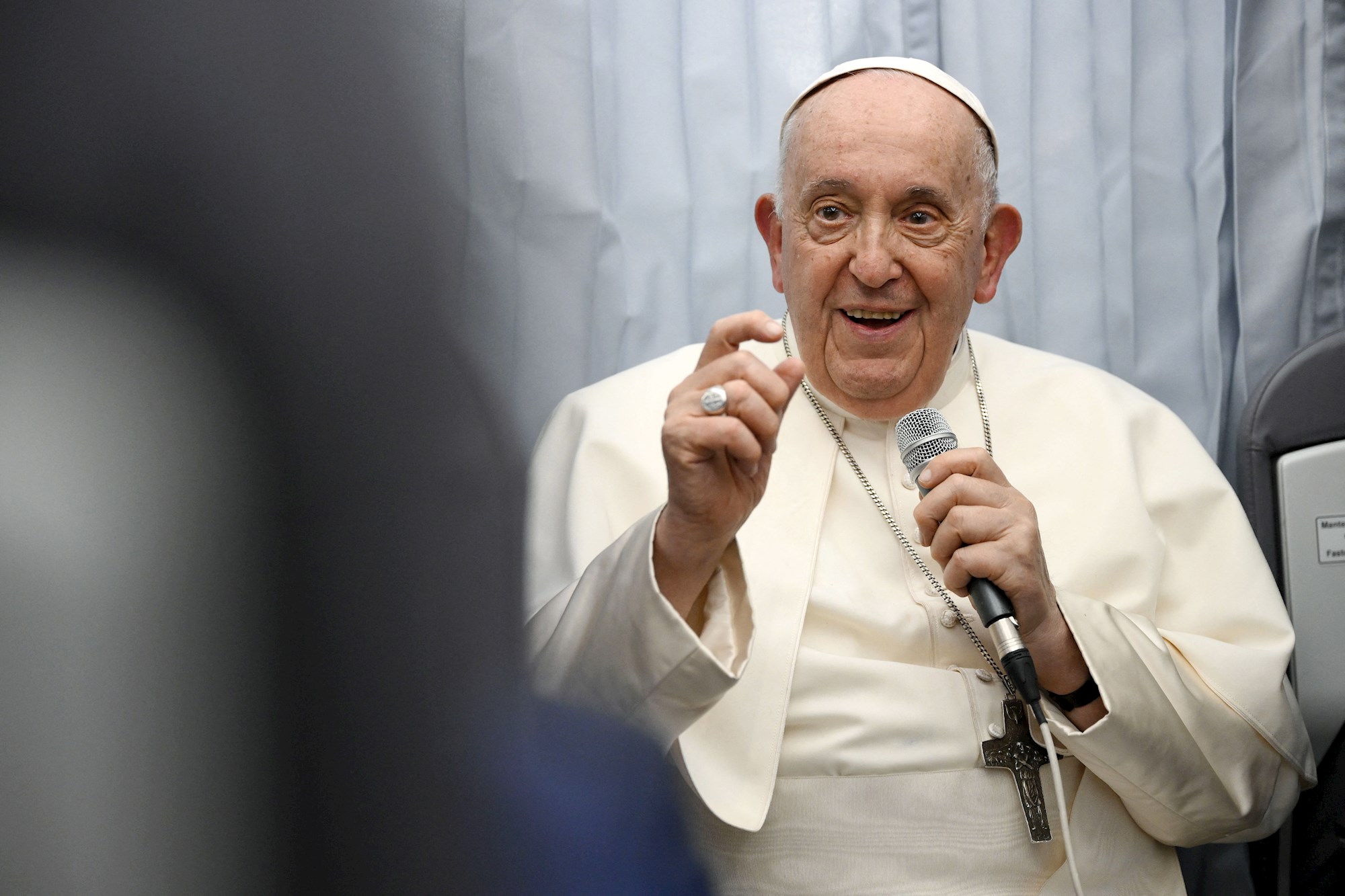 "Crkva je otvorena za sve." Papa Franjo o LGBT osobama