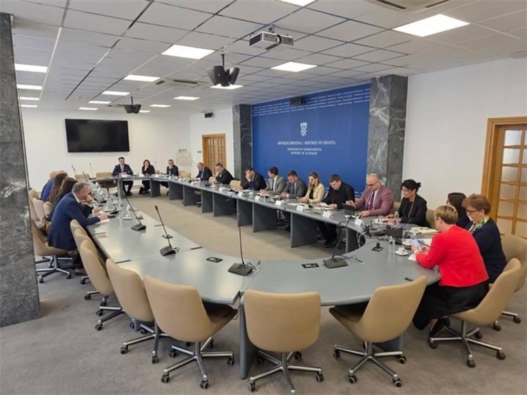 Trump 2. travnja najavio carine. Odgovor Plenkovićeve vlade je - povjerenstvo :)