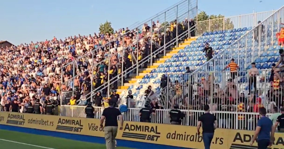 VIDEO Veliki neredi u Srbiji. Poljaci pjevali "Kosovo je srce Srbije" pa izbio kaos