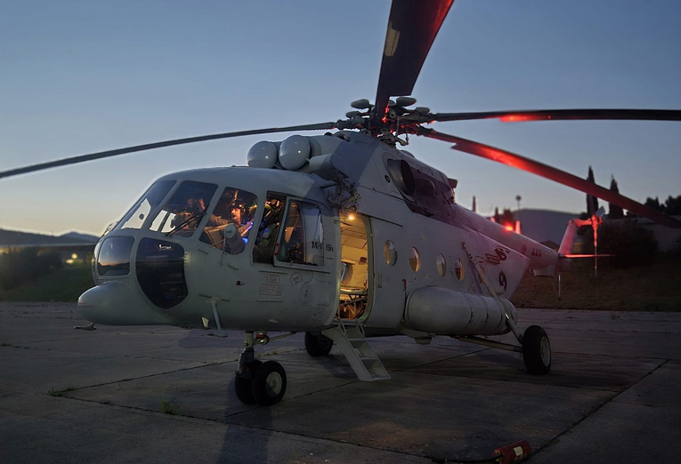 FOTO Vojnim helikopterom iz Dubrovnika u Split prevezeno životno ugroženo dijete