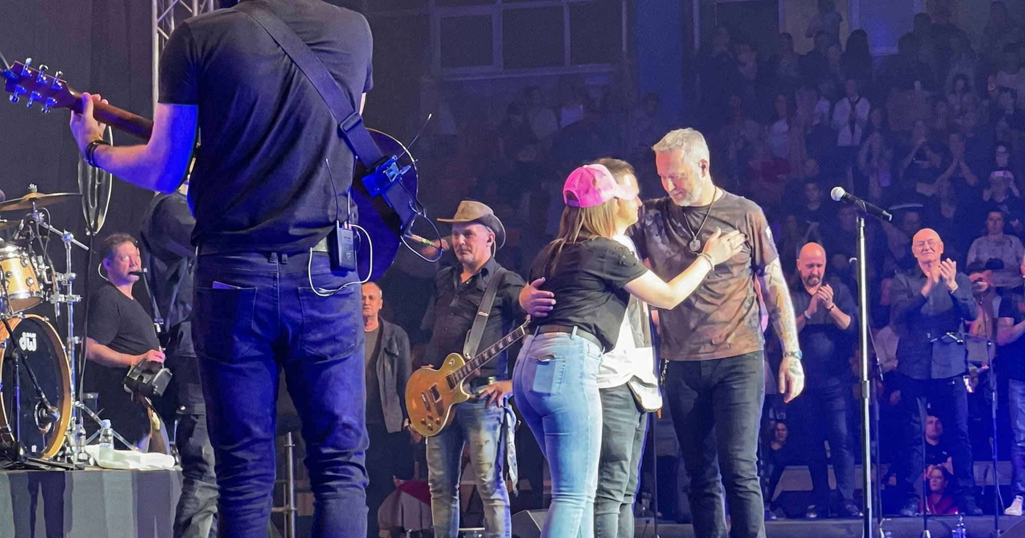 Pogledajte trenutak prosidbe na Thompsonovom koncertu u Širokom Brijegu