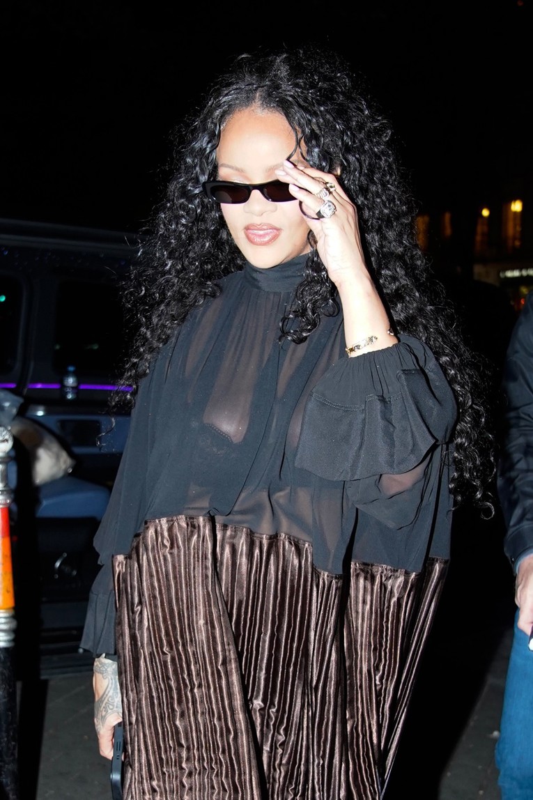 Rihanna pokazala donje rublje u prozirnoj haljini nakon koncerta Celine Dion
