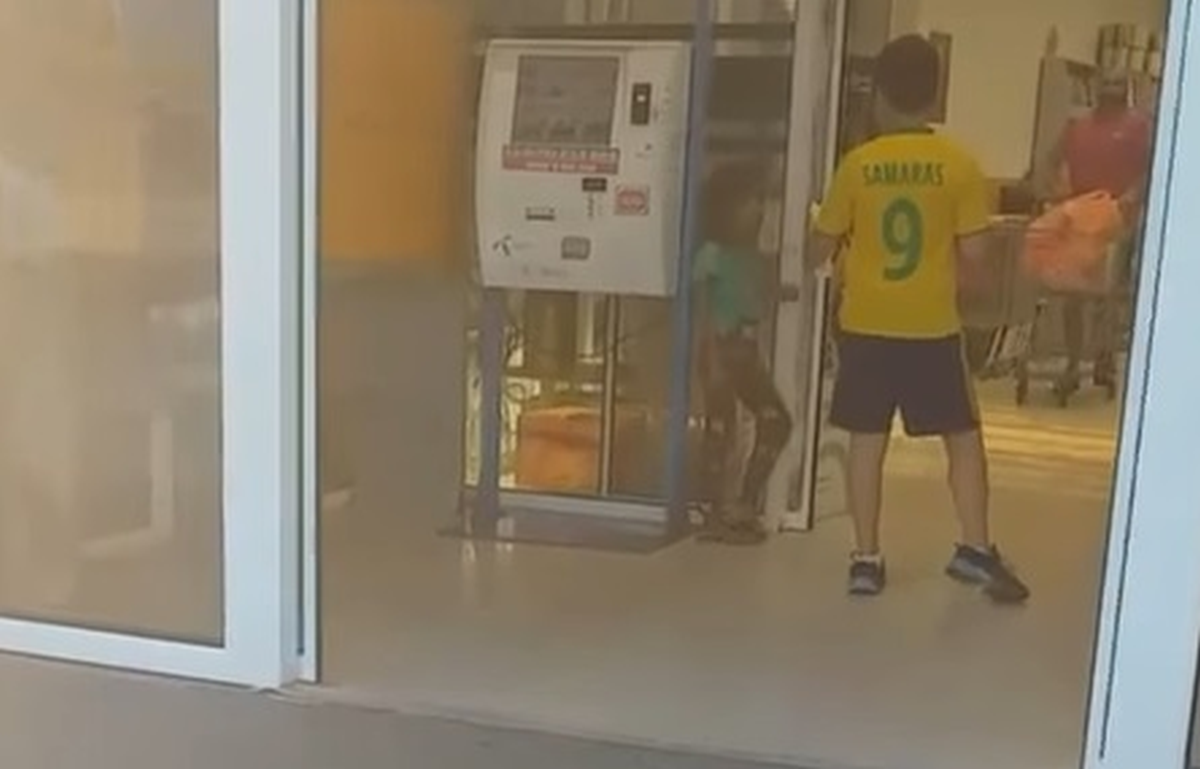 Dječak u Crnoj Gori vidio curicu kako ga tužno gleda pa učinio nešto predivno
