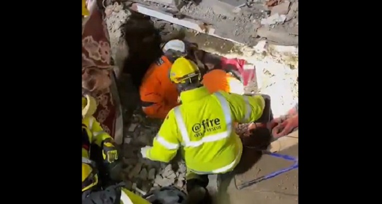 VIDEO Majka i kći (6) spašene iz ruševina 68 sati nakon potresa