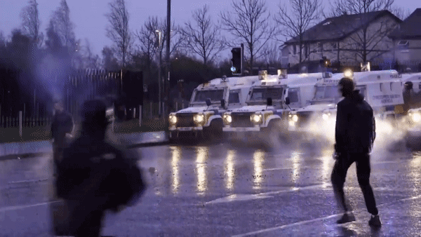 Što je uzrok novom valu nasilja u Sjevernoj Irskoj?