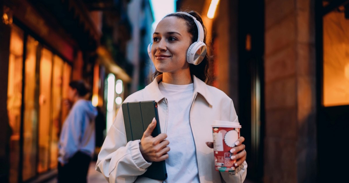 Hodala ulicom sa slušalicama, shvatila je opasnost tek kad se zaustavio auto