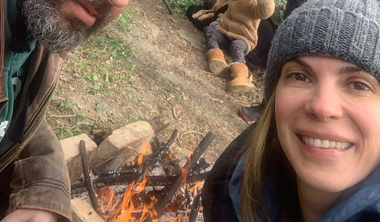 Bojana Gregorić okupila obitelj oko logorske vatre: Izgleda da imamo sreće