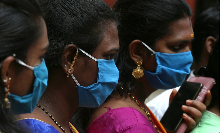 Svjetska zdravstvena organizacija ima nove smjernice: Nosite maske na javnim mjestima