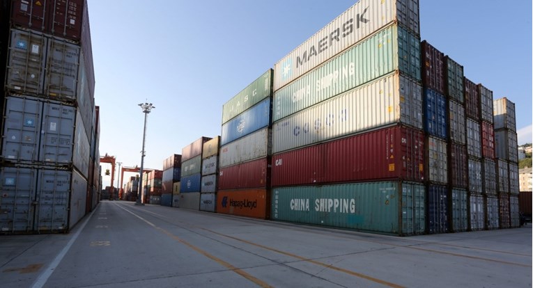 Iz Kine u Rijeku stiglo 13 kontejnera zaštitne opreme