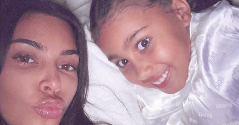 Kći Kim Kardashian prozvala mamu da na društvenim mrežama koristi drugačiji glas